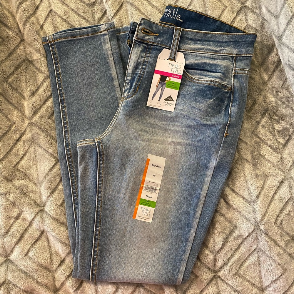 Skinny jeans TIME AND TRU BRAND NEW